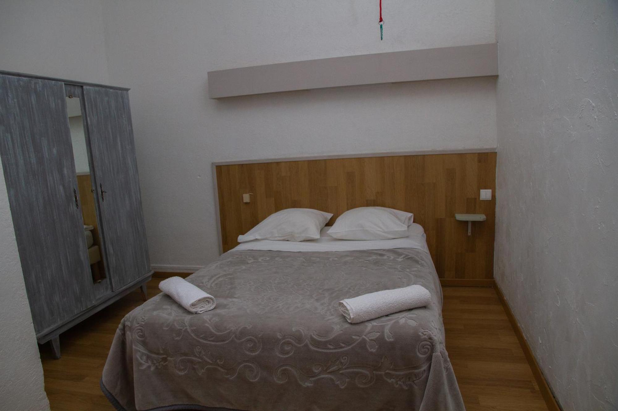 Hotel Durand Le Patio Ales Ngoại thất bức ảnh