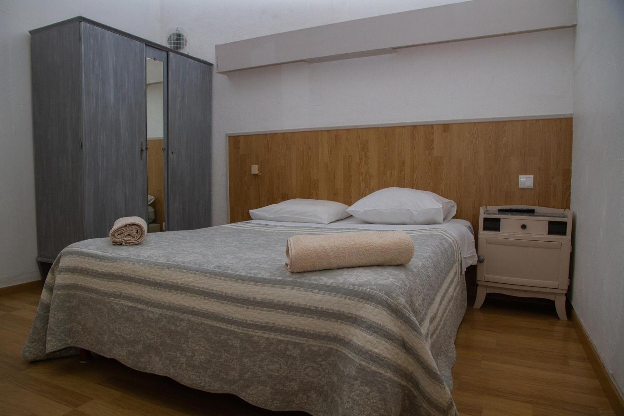 Hotel Durand Le Patio Ales Ngoại thất bức ảnh